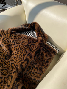 Borsa in pelliccia <span class=keywords><strong>di</strong></span> leopardo Vintage <span class=keywords><strong>di</strong></span> <span class=keywords><strong>lusso</strong></span> Super bella, finta borsa <span class=keywords><strong>di</strong></span> visone con motivo stampato a tracolla <span class=keywords><strong>di</strong></span> grande capacità, 2025 - Product Image 3