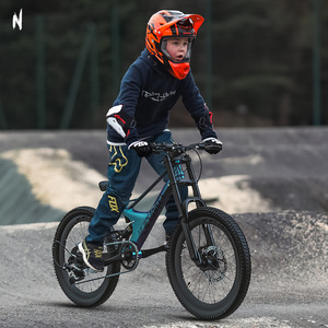 Mountain Bike giovanile da 22 pollici per bambini con freno a disco morbido in lega di magnesio bicicletta con pedale ordinario - Product Image 4