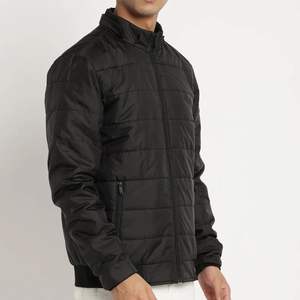 Chaqueta Acolchada con Capucha y Cremallera Personalizada para Hombre, Chaquetas de Invierno de Alta Calidad con Servicio OEM - Product Image 5