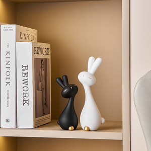 Ornement de bureau moderne minimaliste en résine, lapin noir et blanc, petit objet décoratif pour salon, bureau, meuble TV - Product Image 4