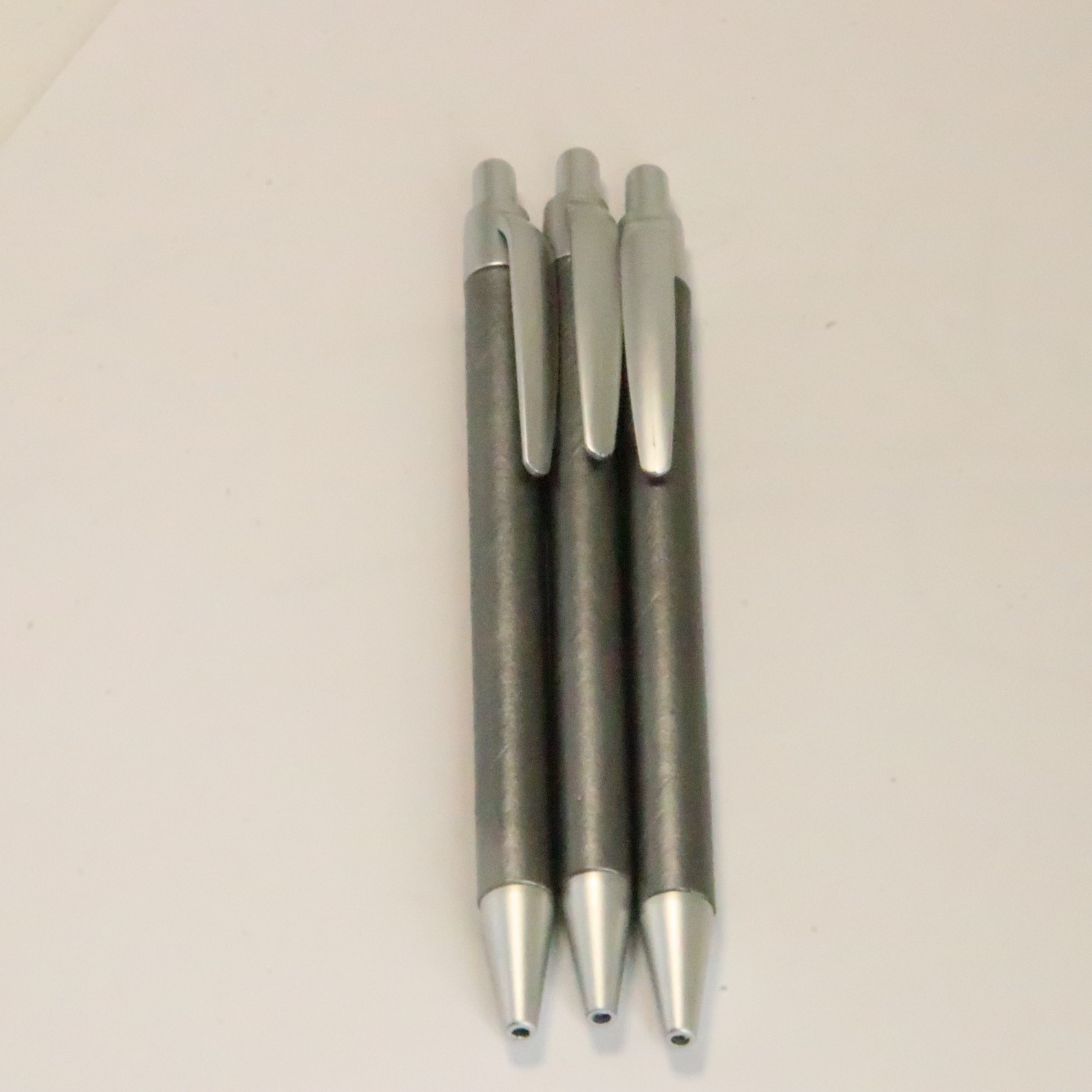 Wheat Straw Ballpoint Pens with 1.0mm Writing Width Novelty Sports Banner Body Customizable Promotional Ballpen Feather Material