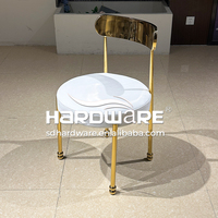 Chaise moderne convertible deux en un en acier inoxydable avec dossier en velours pour salle à manger