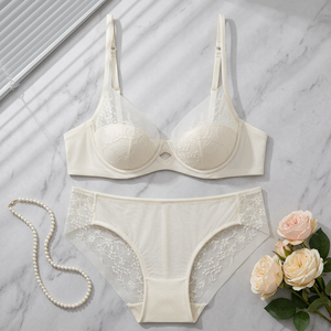 Conjunto de Lencería de Encaje Floral Blanco al por Mayor, Tallas Grandes, Sujetador con Aros Cómodo y Bragas de Cintura Media, Conjunto de 2 Piezas, Lencería Elegante - Product Image 1
