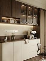 Buffet en bois sur mesure avec porte en verre et éclairage LED