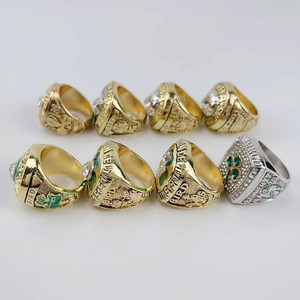 <span class=keywords><strong>Ensemble</strong></span> de 8 bagues de championnat de <span class=keywords><strong>basket</strong></span>-ball personnalisées des Boston <span class=keywords><strong>Celtics</strong></span>, en alliage, avec boîte de présentation en bois incrustée de strass pour hommes - Product Image 5