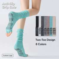 Chaussettes de yoga, pilates et barre antidérapantes en coton pour femmes, avec design personnalisé à bout ouvert et empreintes de silicone, à deux doigts libres
