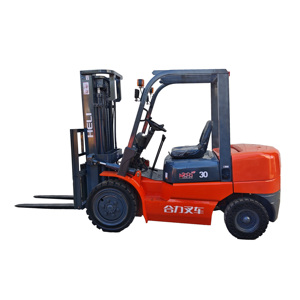 Vente directe usine Chariot élévateur diesel d'occasion HELI 3 tonnes Mât à trois sections Hauteur de levage 4,5 m Déplaceur latéral hydraulique Pneus pleins - Product Image 1