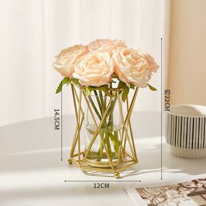 Vase en verre et métal de style nordique créatif, luxe léger, pour bureau, en fer forgé, pour arrangement de fleurs séchées ou artificielles, idéal pour la maison et le salon. - Product Image 3
