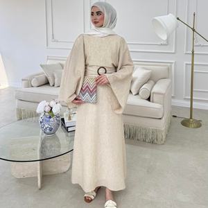 Robes modestes B2B, vêtements islamiques, robes pour femmes, nouvelle abaya d'été pour femmes, robe musulmane avec ceinture amovible et boucle en <span class=keywords><strong>bois</strong></span> - Product Image 1