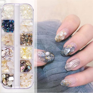 12 Rejillas de Decoración de Uñas 3D con Perlas Naturales y Conchas, Talismanes Mixtos y Diamantes Brillantes, Suministros para Uñas - Product Image 1