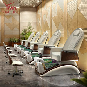 Poltrona da Pedicure di Lusso con Massaggio e Vasca per Piedi, Regolabile con Telecomando - Product Image 1