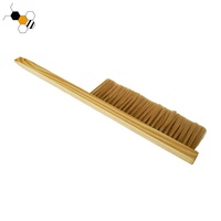 Outils de ruche d'apiculture à double rangée avec fibre artificielle et manche en bois Brosse à abeilles neuve