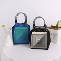 Tas Rajut Fashion dengan Penutup Logam, Tas Tangan Wanita Berbentuk Hati, Motif Hewan, Bunga, dan Geometris, Tas Tote Rajut
