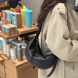 New Lady Dumpling Bag Style Niche PU Leather Waterproof Shoulder Bag <b>with</b> Chains a Practical Crescent Crafted - Product Image 5