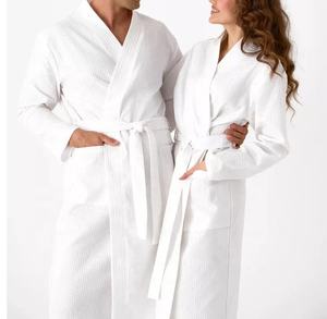 Unisex personalizar logotipo y tela uniforme de belleza SPA salón cliente Albornoz hombres Hotel bata algodón Waffle Albornoz para parejas - Product Image 1