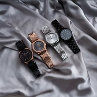 Montre à quartz élégante et sophistiquée pour homme et femme, bracelet en maille d'acier inoxydable, 32 mm, verre saphir, aiguilles lumineuses, raffinée
