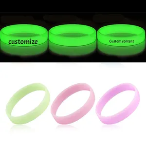 Pulseras de goma con logotipo de impresión personalizado promocional Pulseras luminosas Muñequeras Brillantes en la oscuridad Pulsera de silicona