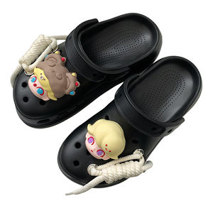 Zuecos Mary Jane de Plataforma Plana Suave Antideslizantes Impermeables Reciclables de Verano con Diseño Dimensional de Moda POP MART para Mujer - Product Image 1