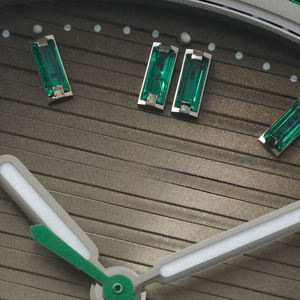 Reloj de Diseño Atemporal en Tono Platino, Caja Redonda Octogonal, Esfera Negra Degradada, para Regalos de Lujo, Cenas de Negocios - Product Image 3