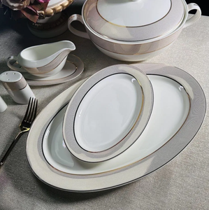 Vente en gros de <span class=keywords><strong>vaisselle</strong></span> en céramique, design moderne personnalisé, service de <span class=keywords><strong>vaisselle</strong></span> en porcelaine de style anglais à bords dorés, service de table en porcelaine osseuse - Product Image 2