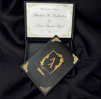 Livre de Nikkah de luxe à couverture souple en velours, dossier personnalisé pour certificat de mariage islamique avec initiales dorées et coins miroir