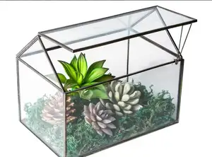 Hot Selling Home Indoor Tabletop Decor Handmade Geometric Container Lack Grid House Shape Glass Terrarium Planter With Lid