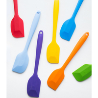 Spatule de cuisson en silicone monobloc personnalisée, qualité alimentaire, grattoir de cuisine résistant à la chaleur, OEM ODM