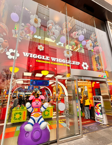 Vitrine colorée style Wiggle pour collection de jouets tendance, figurines de culture pop, conception de magasin de détail clé en main - Product Image 6