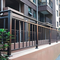 Clôture de jardin moderne en métal sans creuser avec revêtement en poudre, panneau de clôture en aluminium à lames pour la décoration de la cour