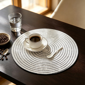 Mantel Individual Redondo de Papel Tejido Blanco y Negro, Aislante del Calor, para Decoración del Hogar y Restaurantes - Product Image 4