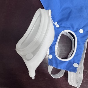 Bolsas de recolección de orina de plástico en varios estilos para hombres y mujeres, transpirables y a prueba de humedad, diseñadas para evitar fugas laterales. - Product Image 1