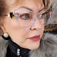 Lunettes de soleil carrées surdimensionnées personnalisées en forme de cœur 2025, nouvelle arrivée, lunettes en PC, monture épaisse, lunettes de soleil tendance pour femmes
