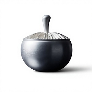 Caja de almacenamiento de lujo para frutos secos y semillas, esférica, plateada, de metal, con tapa acanalada con diseño de rayos de sol y asa de tallo esculpido. - Product Image 1