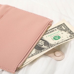 Tarjetero de Cuero PU Personalizado al por Mayor, Estilo Ejecutivo, para Viajes, Sublimación, Personalizado para Tarjetas de Identificación, Tarjetas de Visita y Pasaportes - Product Image 6