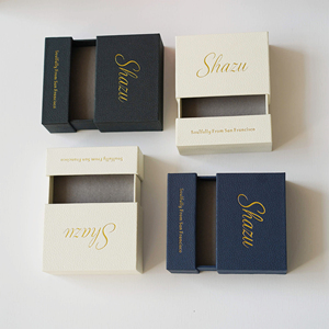 Boîtes cadeaux texturées haut de gamme pour bijoux avec logo personnalisé en feuille d'or, emballage pour boucles d'oreilles, colliers, bagues, boîtes en carton, boîtes en papier - Product Image 1