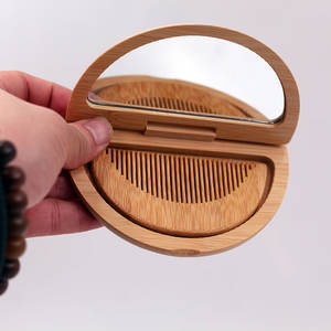 Set Regalo per <span class=keywords><strong>la</strong></span> Cura dei Capelli Personalizzabile <span class=keywords><strong>con</strong></span> Pettine in Bambù Compatto e Portatile <span class=keywords><strong>con</strong></span> Specchio per Uomini e Donne - Product Image 1
