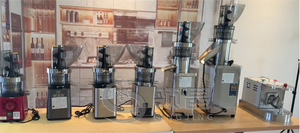 Máquina exprimidora lenta de prensa en frío de tolva ancha de alimentación automática de piña profesional de acero inoxidable de 1200W para uso comercial - Product Image 6