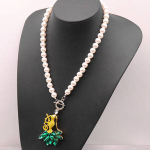 Alla moda verde e giallo Bling <span class=keywords><strong>pietra</strong></span> intarsiato splendida signora ciondolo e perla rendendo greco XHO Chi <span class=keywords><strong>Eta</strong></span> Phi Choker collana - Product Image 2