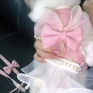 Gilet de harnais de chat réglable de style princesse avec tissu en nylon respirant avec nœud papillon pour un usage quotidien ou des fêtes d'anniversaire pour chats chiens - Product Image 4