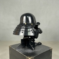 Casque en fer de samouraï noir de style japonais, période Sengoku, objet de collection tendance, pièce d'exposition pour musée, accessoire décoratif