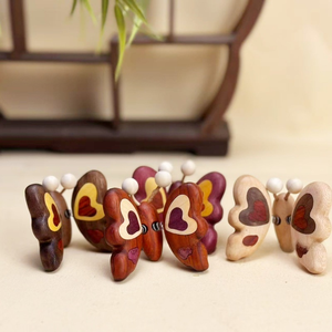 Magneti per Frigorifero a Forma di Farfalla in Legno Arcobaleno, Adesivi Creativi a Forma di Pesce e Fiocco, Decorazioni per Casa, Set Regalo all'Ingrosso - Product Image 3