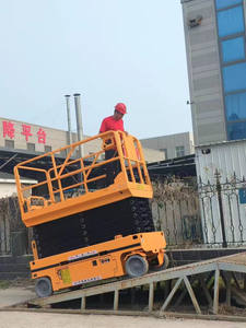 แพลตฟอร์มงานบนที่สูงขนาดกะทัดรัดและเล็กน้อย พร้อมระบบยกแนวตั้งสูง 12 เมตร และรับน้ำหนักได้ 320 กิโลกรัม แบบยกกรรไกร - Product Image 6