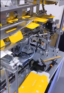 Machine d'emballage automatique multifonctionnelle à insertion de lingettes, contrôlée par PLC, avec moteur, boîte de vitesses, pompe, pour serviettes, 15 boîtes/min, 1300W - Product Image 2