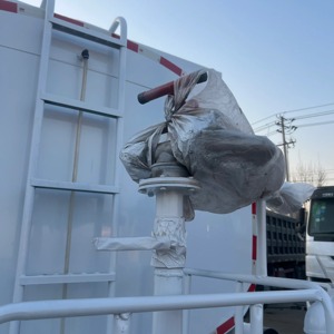 Camion arroseur d'<span class=keywords><strong>occasion</strong></span> pour le nettoyage routier, haute capacité, HOWO 371 - Product Image 5