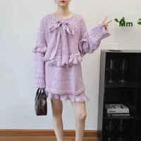 Ensemble pull deux pièces vintage en dentelle pour femme automne/hiver 2025, nouveau design à sequins et volants, haut en maille et jupe unie au-dessus du genou, coupe ample