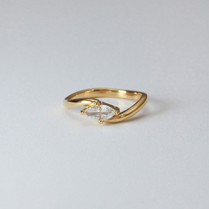 Anillo YF5111 <span class=keywords><strong>de</strong></span> Moda para San Valentín, Minimalista, Impermeable, Chapado en Oro <span class=keywords><strong>de</strong></span> 18k PVD, Acero Inoxidable, con Zirconia en Forma <span class=keywords><strong>de</strong></span> Ojo <span class=keywords><strong>de</strong></span> Caballo Relámpago - Product Image 1