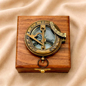 Brújula Náutica Negra Antigua Plana con Caja de Madera Original Archer, Artículo de Regalo con Poema - Product Image 1