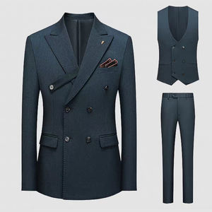 Terno Masculino Personalizado em Poliéster com Estilo de Designer para Eventos de Networking e Reuniões de Negócios Elegantes - Product Image 2