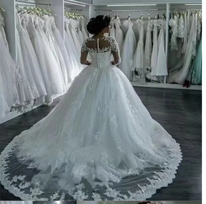 Abito da Sposa Classico Bianco Puro in Pizzo Africano Stile Più Recente 2022 - Product Image 5