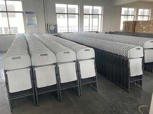 Bán Buôn <span class=keywords><strong>6ft</strong></span> 72 Inch 180Cm Hiện Đại Trắng HDPE Nhựa Gấp Bảng Di Động Hình Chữ Nhật Ngoài Trời Đảng Tổ Chức Sự Kiện Bảng Cho Khách Sạn - Product Image 3